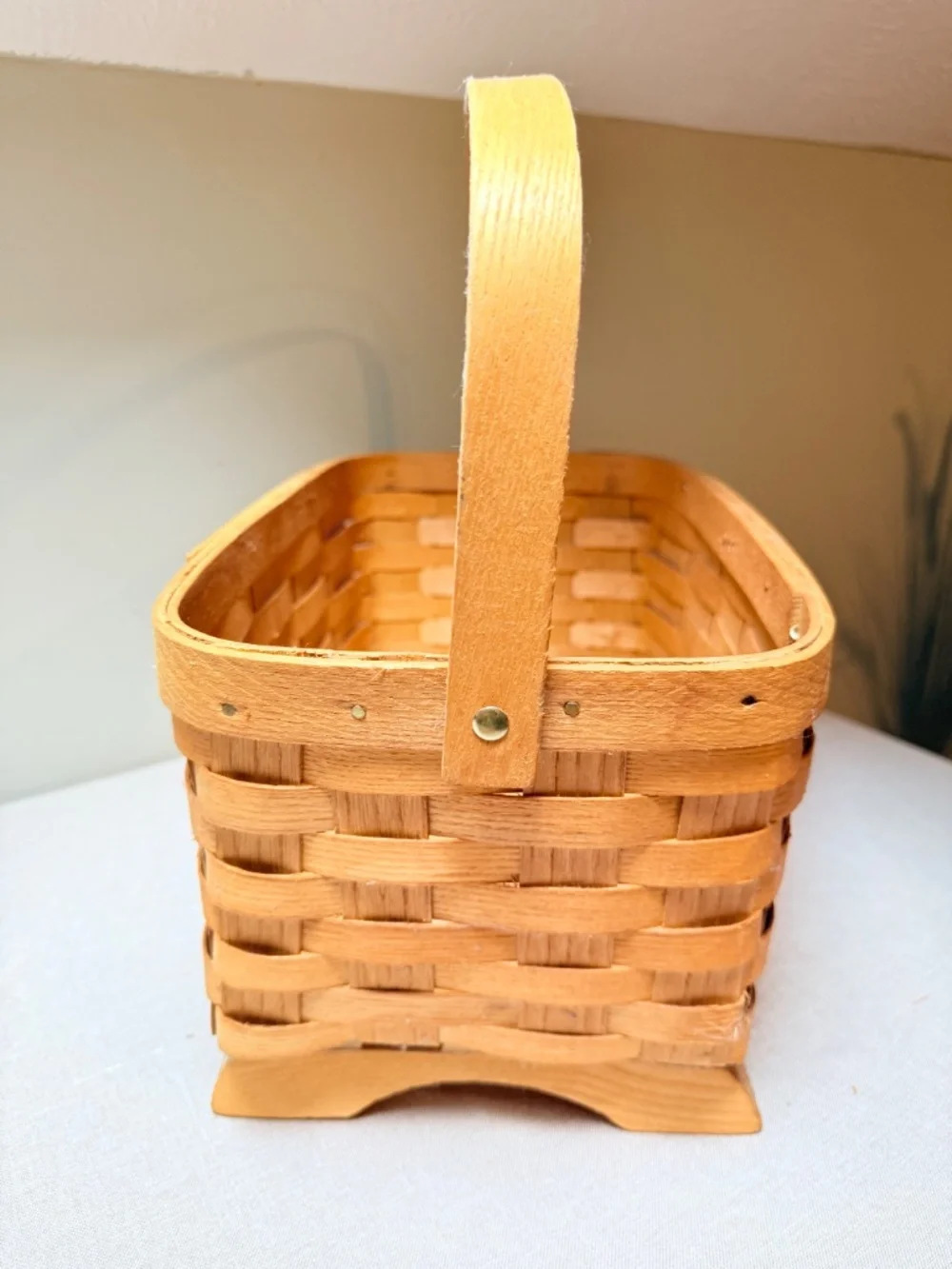 Vintage Peterboro Basket Company Small Footed Magazine Hearth Fireside Basket
